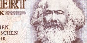 Để có thể hiểu Bitcoin, tôi tìm đến Karl Marx